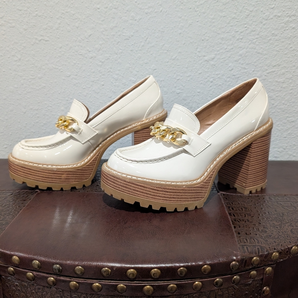 Madden Girl Ivory / Cream Platform Loafers with Gold Chain, Size 9